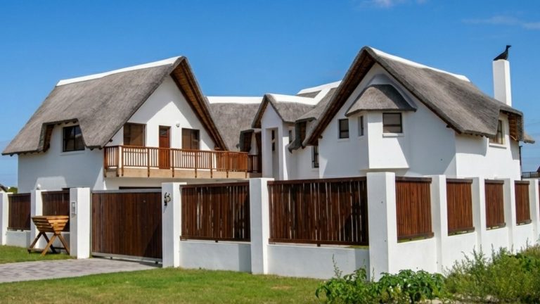 Home Luxury thatched roof residential project by Thatch Africa contractors in the Eastern Cape.